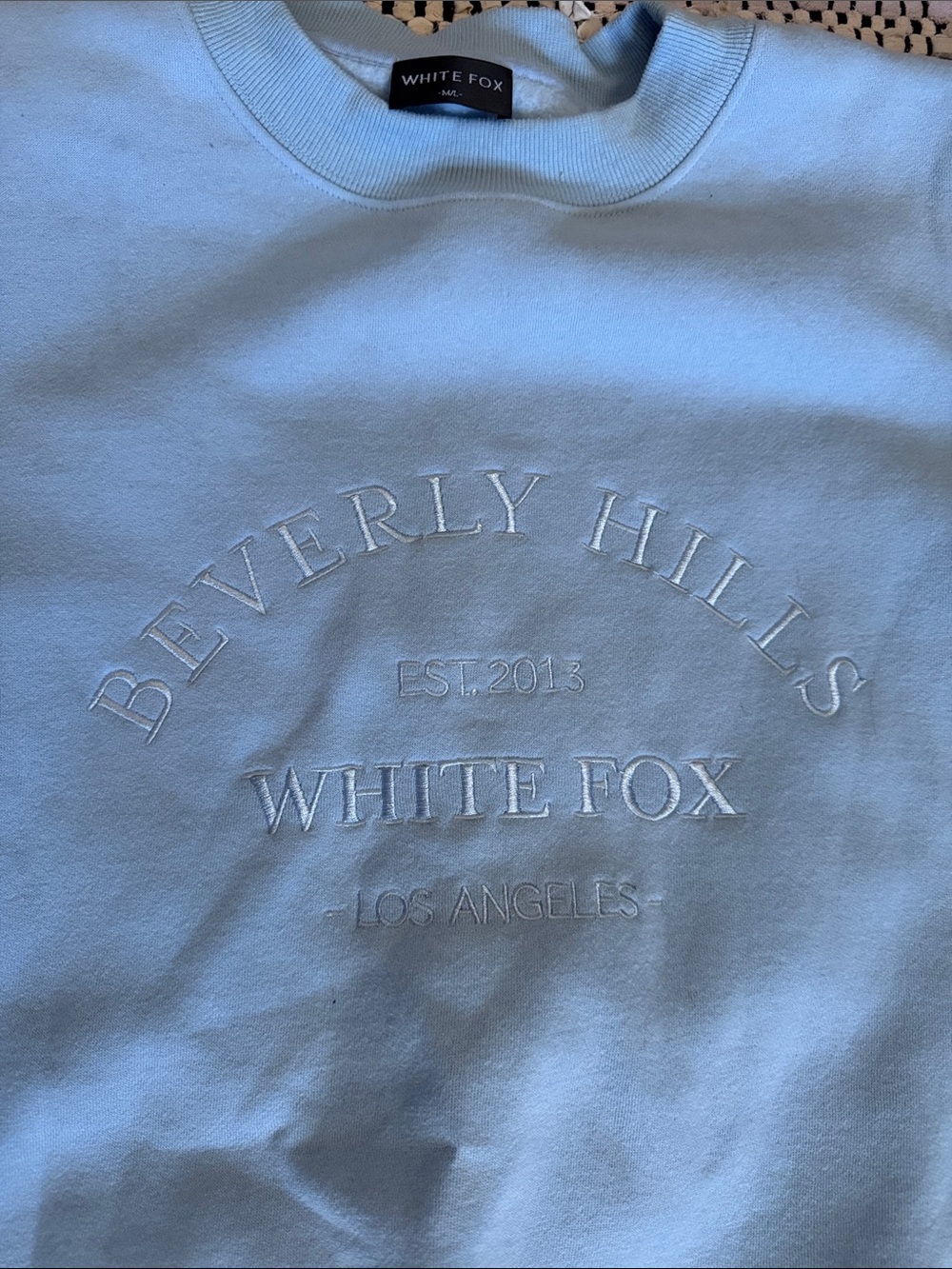 White fox crewneck -baby blue - Picture 2 of 4